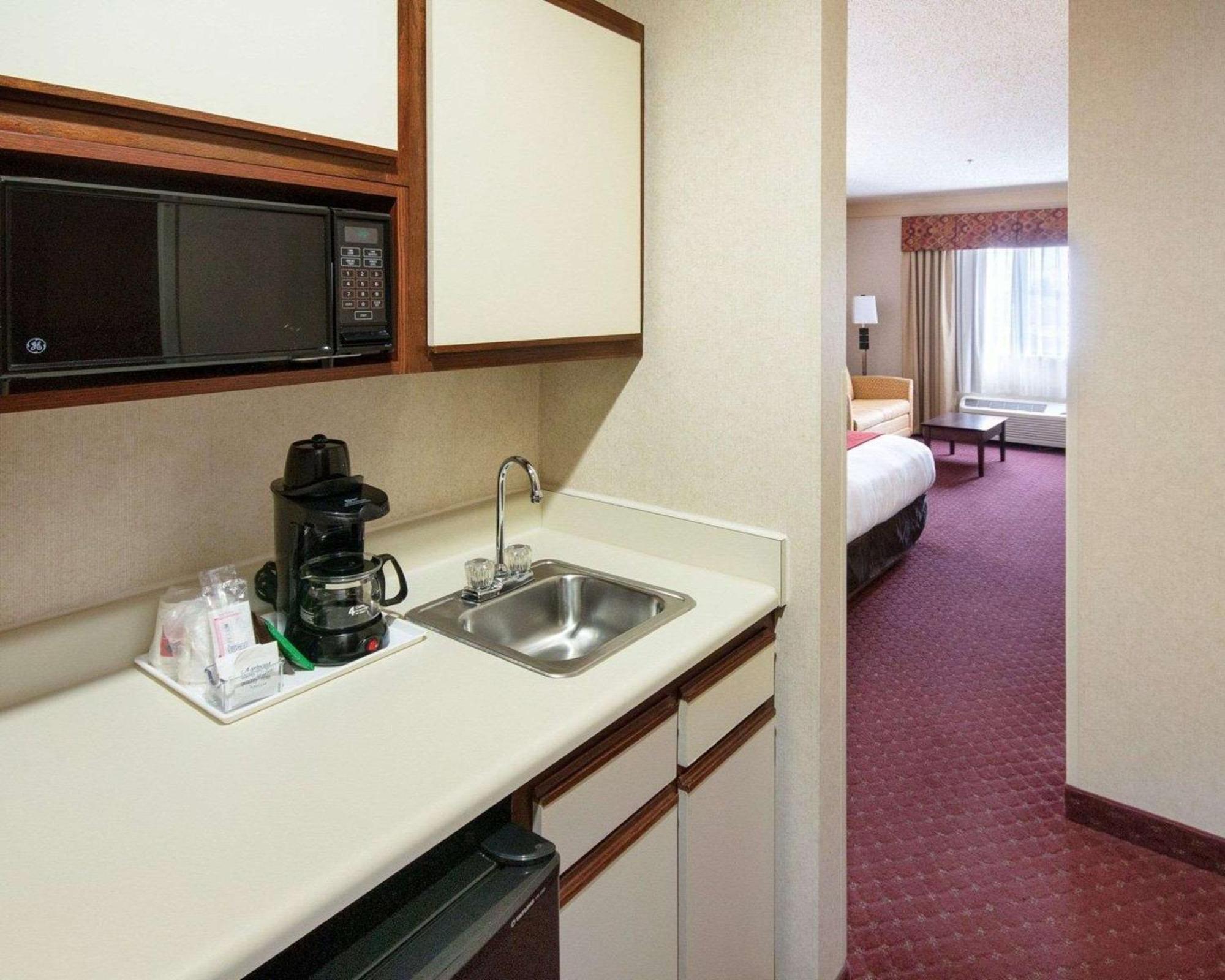 Comfort Suites Parkersburg South Mineral Wells Extérieur photo